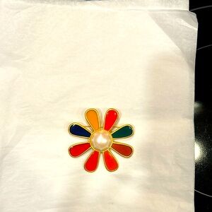 Vintage Lovely Multicolor Pin with Pearl Center Great Condition